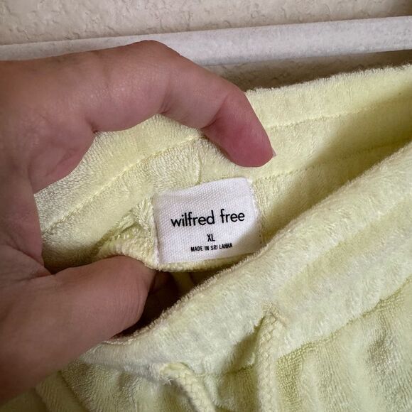 Wilfred Free Popsicle 7“ Short Sz XL in Chamomile Yellow French Terry Cloth - Picture 9 of 10
